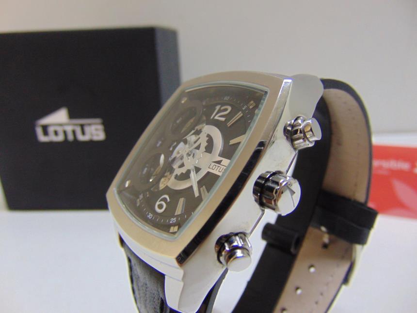 RELOJ DE CABALLERO CON CAJA SEMINUEVO