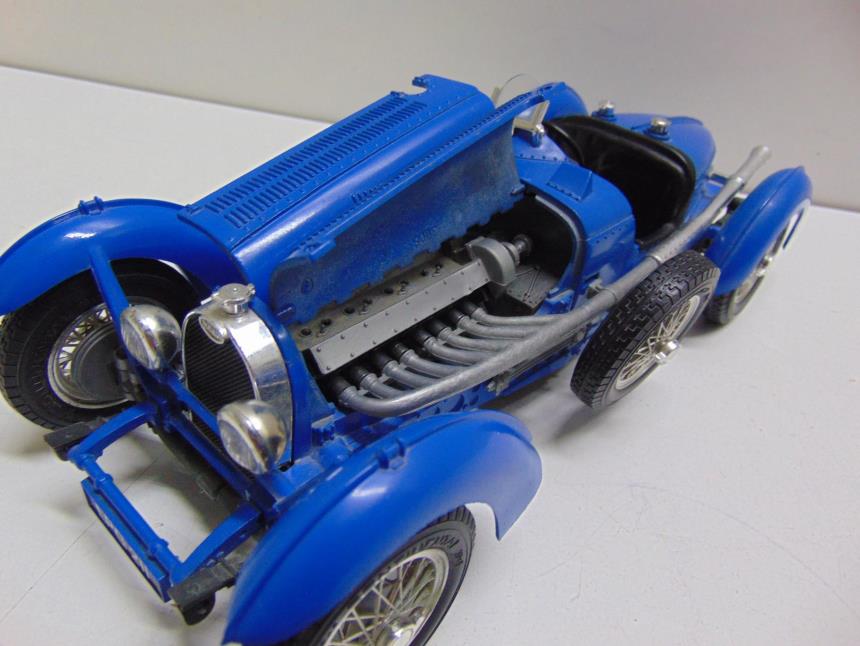 COCHE A ESCALA VINTAGE 1/18