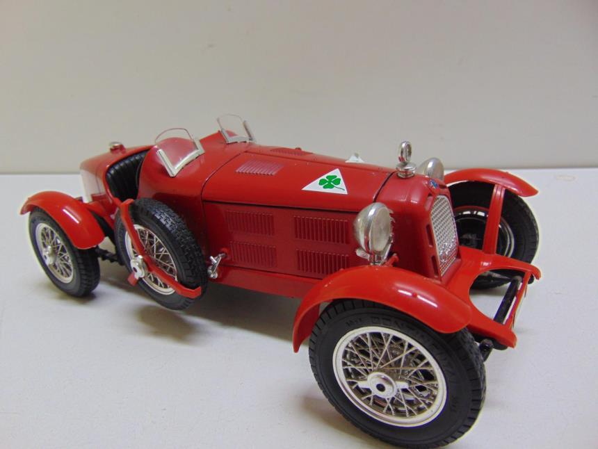 COCHE VINTAGE 1/18