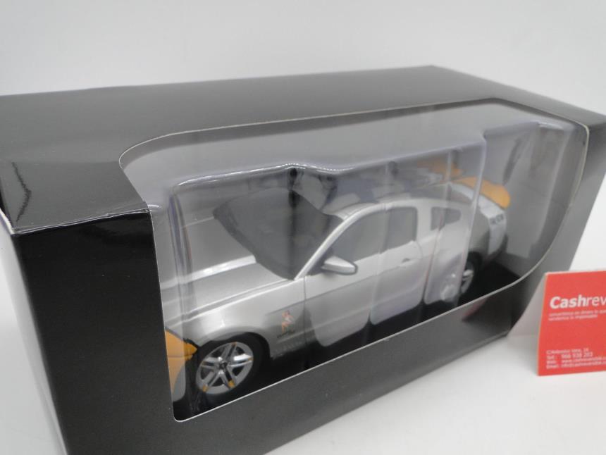 REPLICA DE COCHE A ESCALA 1/24 A ESTRENAR