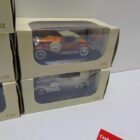 COCHE DE COLECCION A ESCALA 1/32