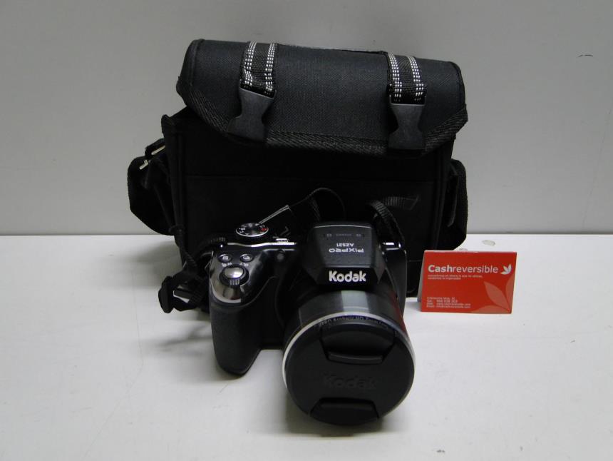 articulos_imagen1_177422.jpg CAMARA DE FOTOS BRIDGE DIGITAL CON FUNDA