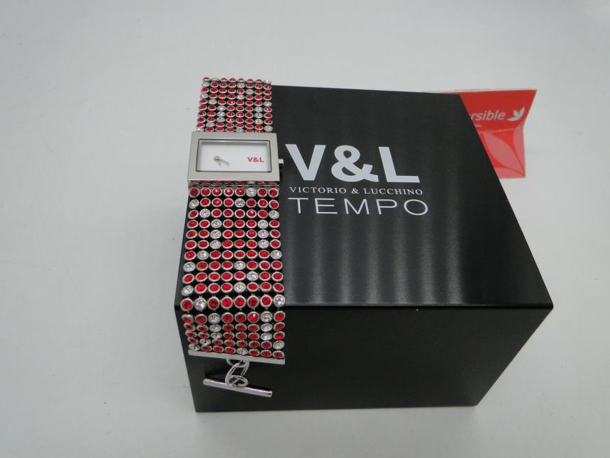 articulos_imagen1_177775-2.jpg RELOJ DISEÑO CON CAJA *