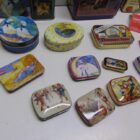 CAJA DE METAL DECORATIVA