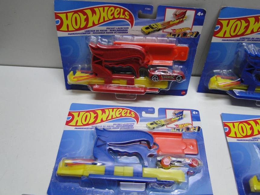 COCHE DE ACCION ESCALA 1/64 NUEVO