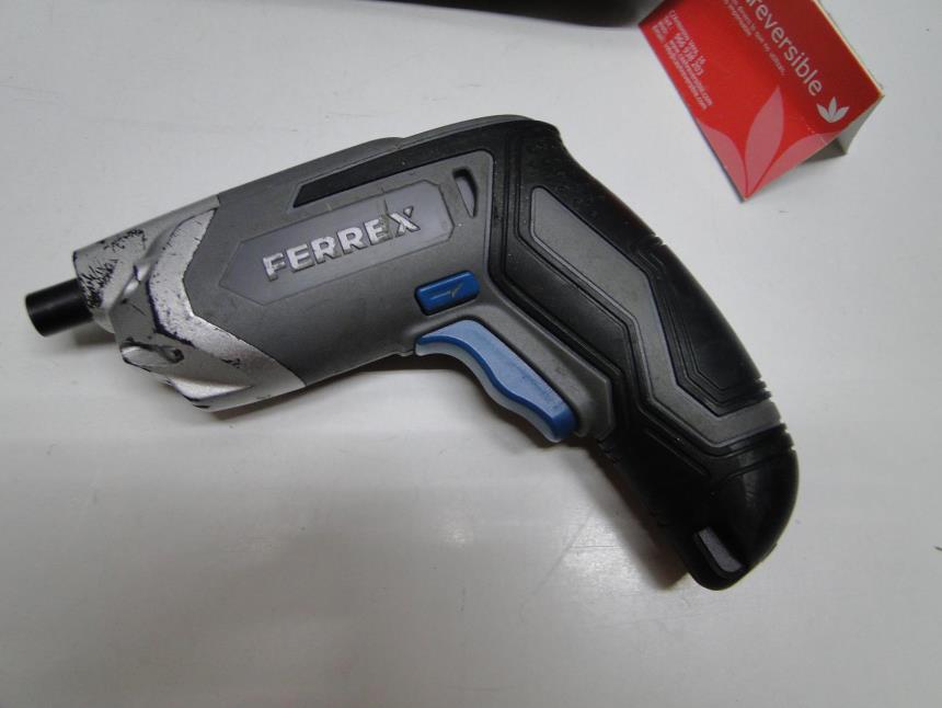 ATORNILLADOR A BATERIA CON FUNDA