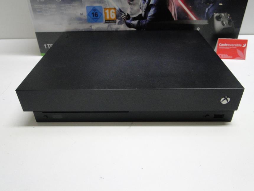 XBOX ONE X CON CAJA Y MANDO