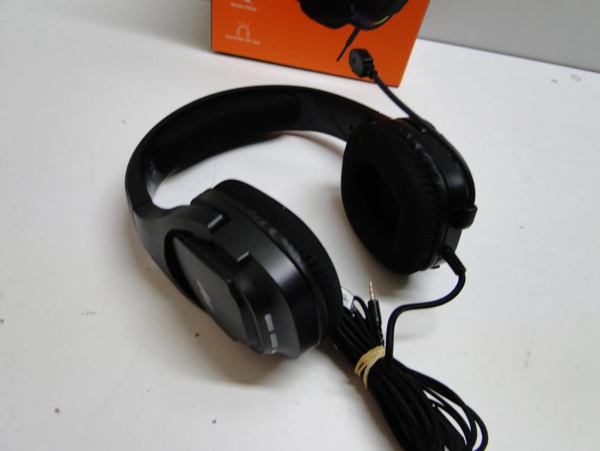 AURICULARES GAMING RGB CON CAJA PERFECTO ESTADO