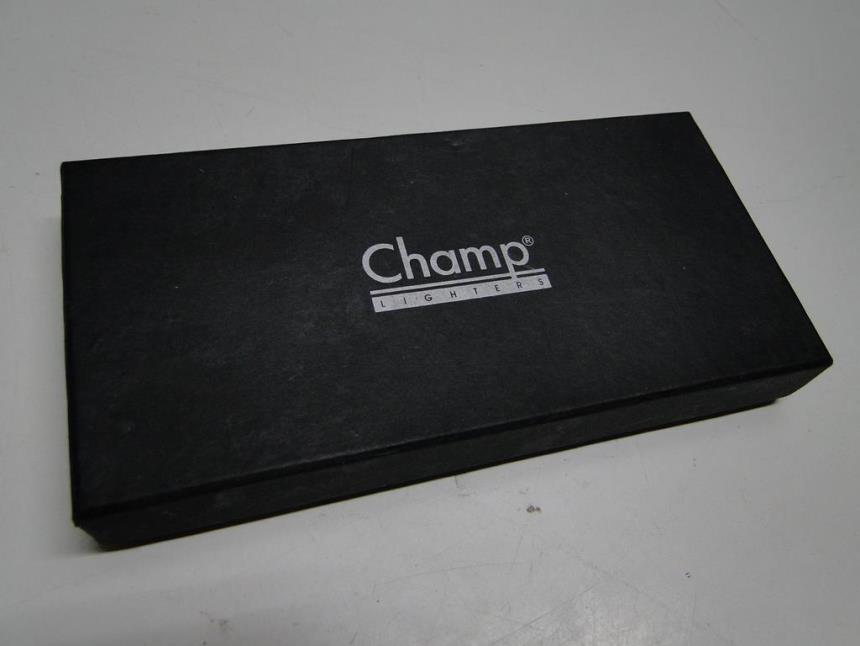 MINI GUITARRA DECORATIVA CON LUZ Y CAJA*