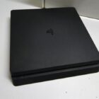 PS4 CON MANDO Y CAJA