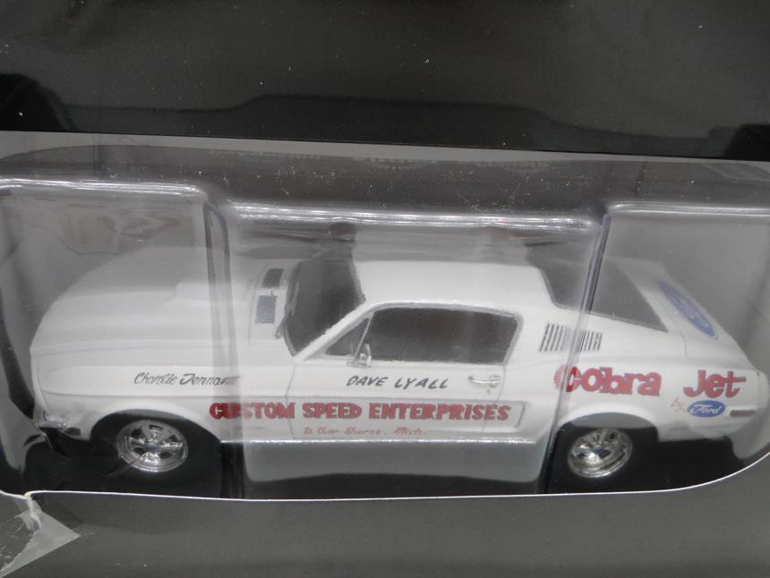 COCHE 1/24 NUEVO