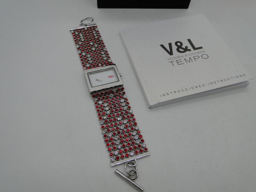 RELOJ DISEÑO CON CAJA *