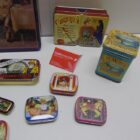 CAJA DE METAL DECORATIVA