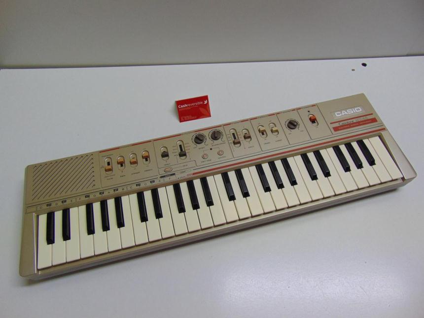 TECLADO VINTAGE CON CAJA (AÑOS 80)