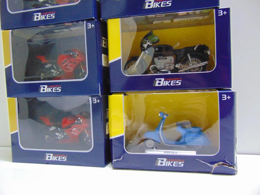 MOTO A ESCALA A ESTRENAR 1/18