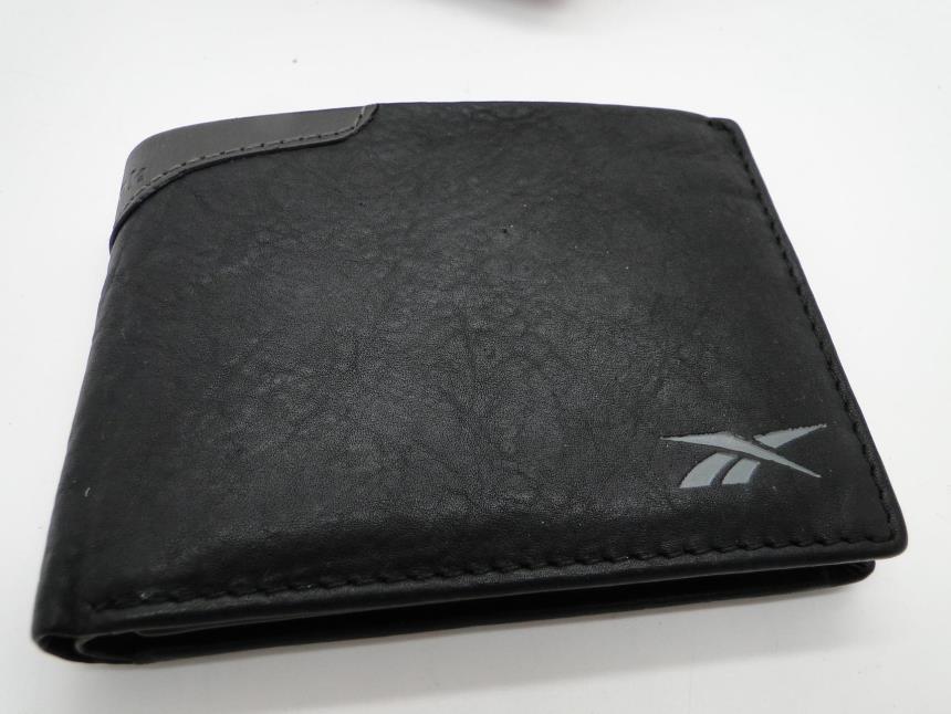 BILLETERA CON CAJA PERFECTO ESTADO