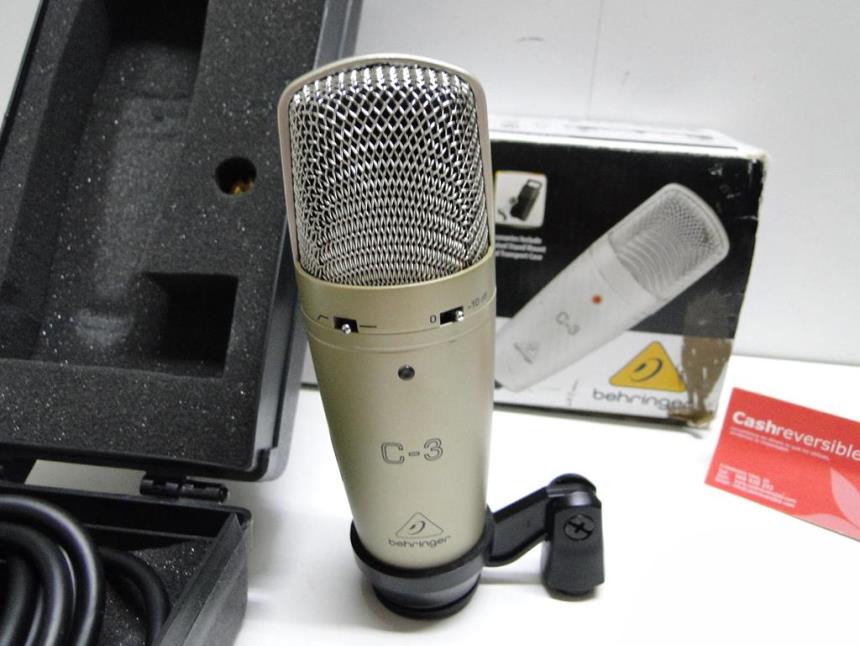 MICROFONO CON CAJA Y CABLE XLR