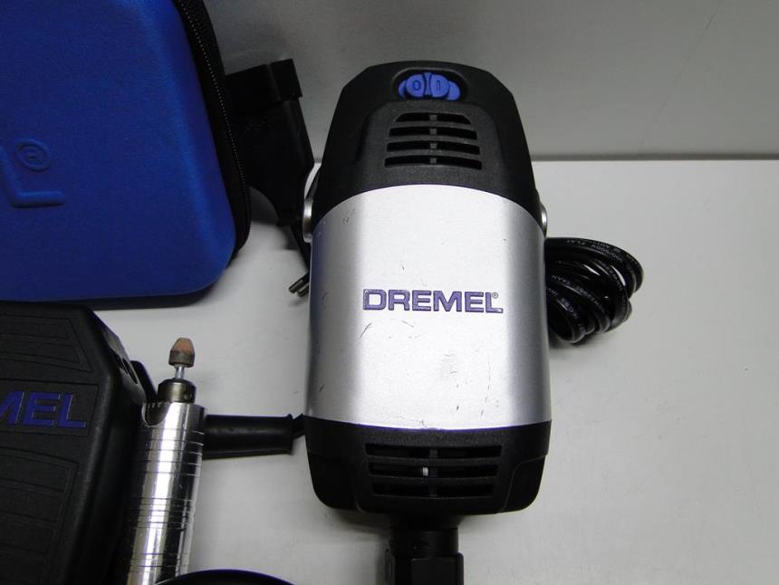 MULTIHERRAMIENTA CON CAJA