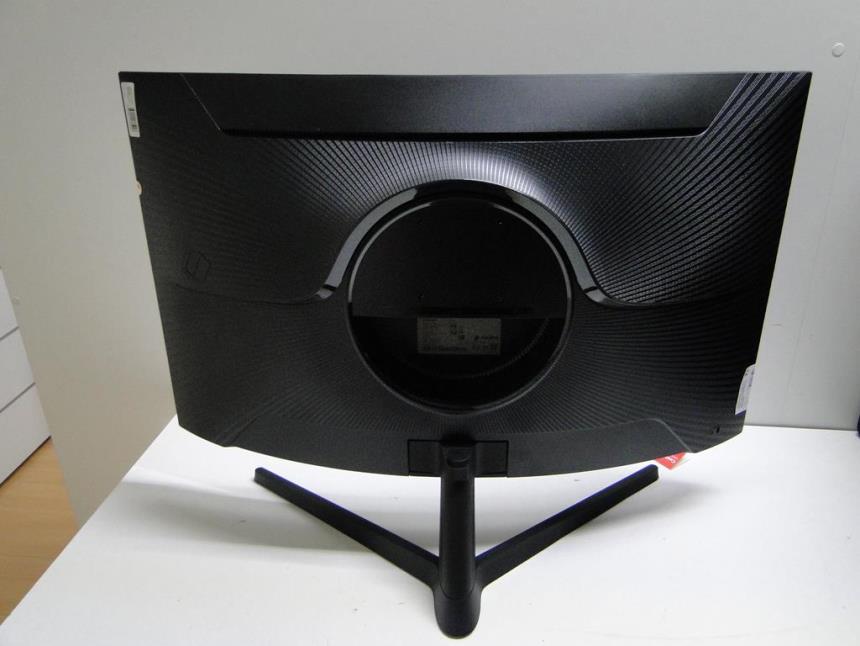 MONITOR 32' CURVO CON CAJA PERFECTO ESTADO