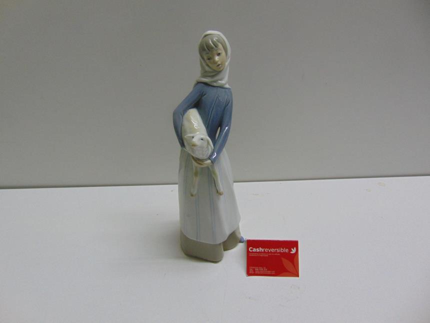 articulos_imagen1_134222.jpg FIGURA DE PORCELANA