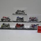 MOTO A ESCALA CON CAJA