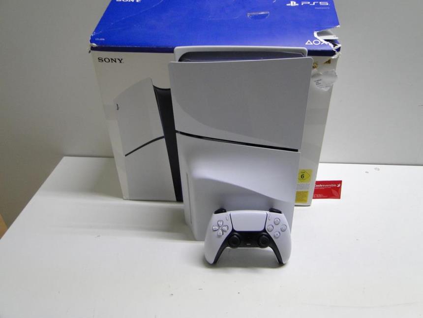 articulos_imagen1_174647-3.jpg PS5 CON MANDO Y CAJA Y LECTOR