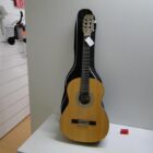 GUITARRA ESPAÑOLA CON FUNDA SEMINUEVA