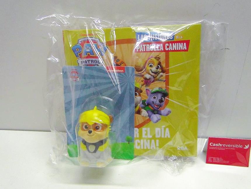 articulos_imagen1_179538-1.jpg LIBRO CON FIGURA NUEVO