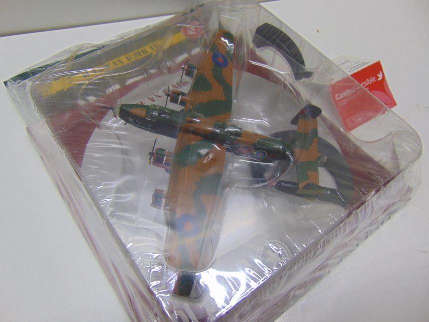 REPLICA DE AVION A ESCALA 1/144 A ESTRENAR