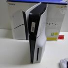 PS5 CON MANDO Y CAJA Y LECTOR