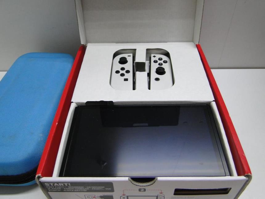 NINTENDO SWITCH OLED CON FUNDA