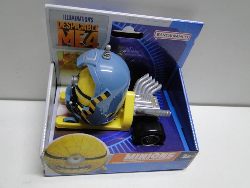 MINIONS CON VEHICULO NUEVO
