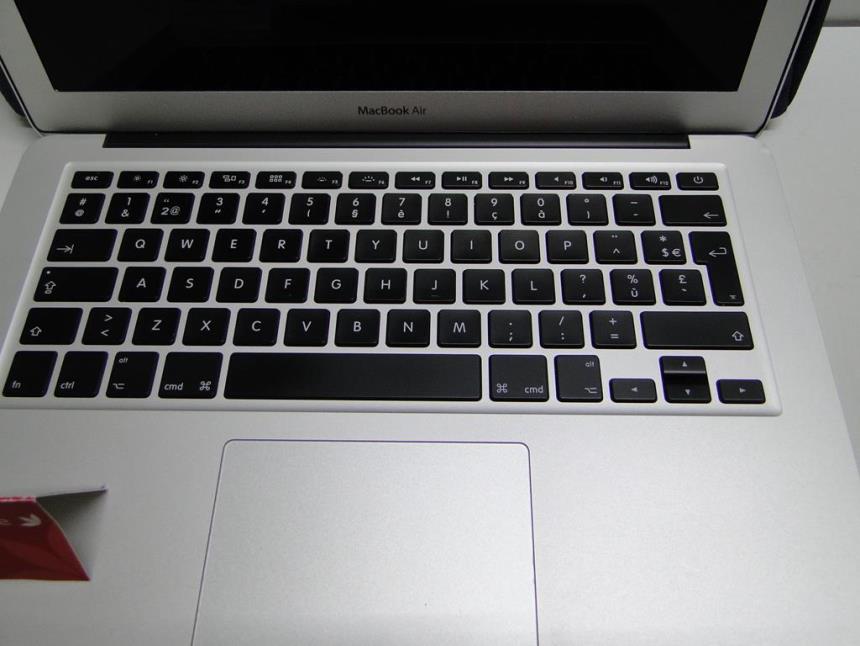 MACBOOK AIR 13,3