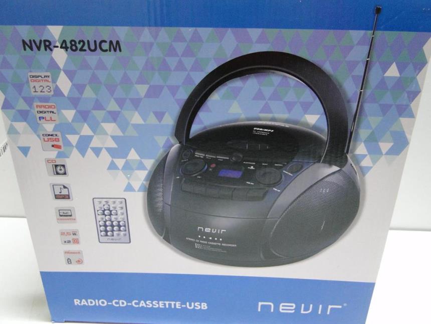 RADIO CD CON CASSETTE Y MANDO NUEVO
