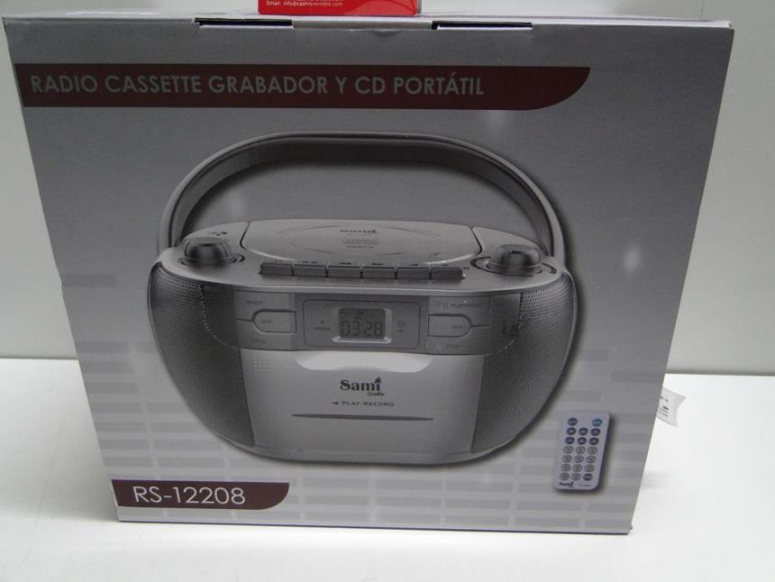 RADIO CD CON CASSETTE Y MANDO NUEVO