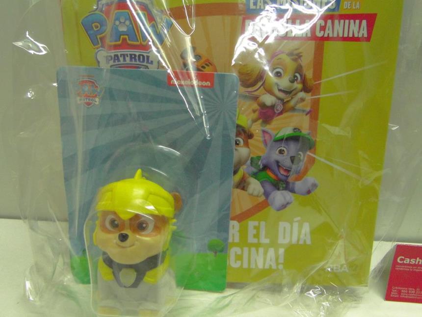 LIBRO CON FIGURA NUEVO