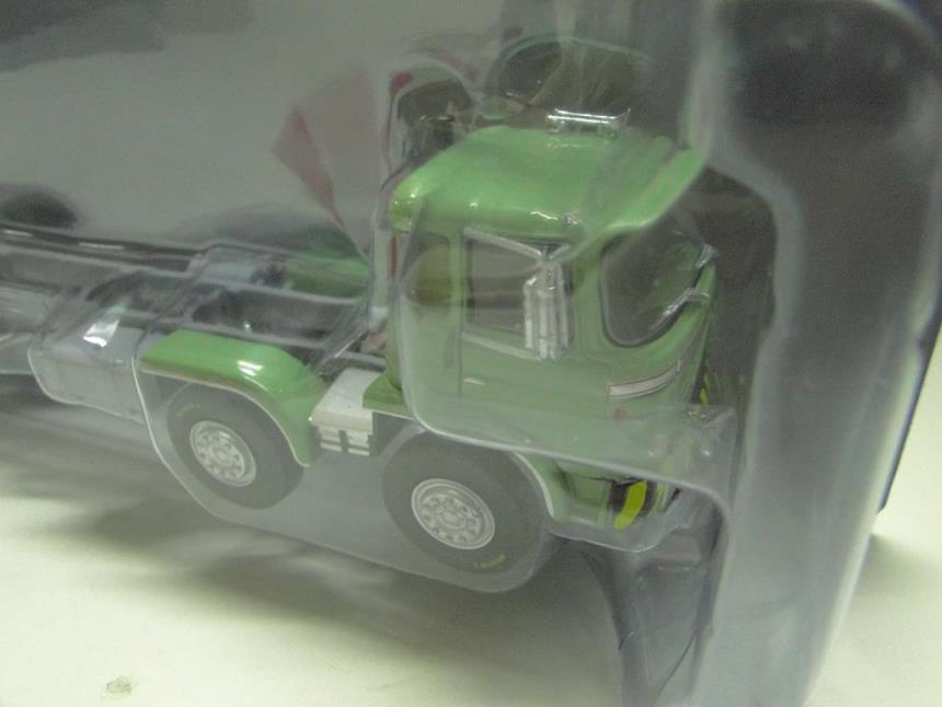 CAMION ESCALA 1/43 NUEVO