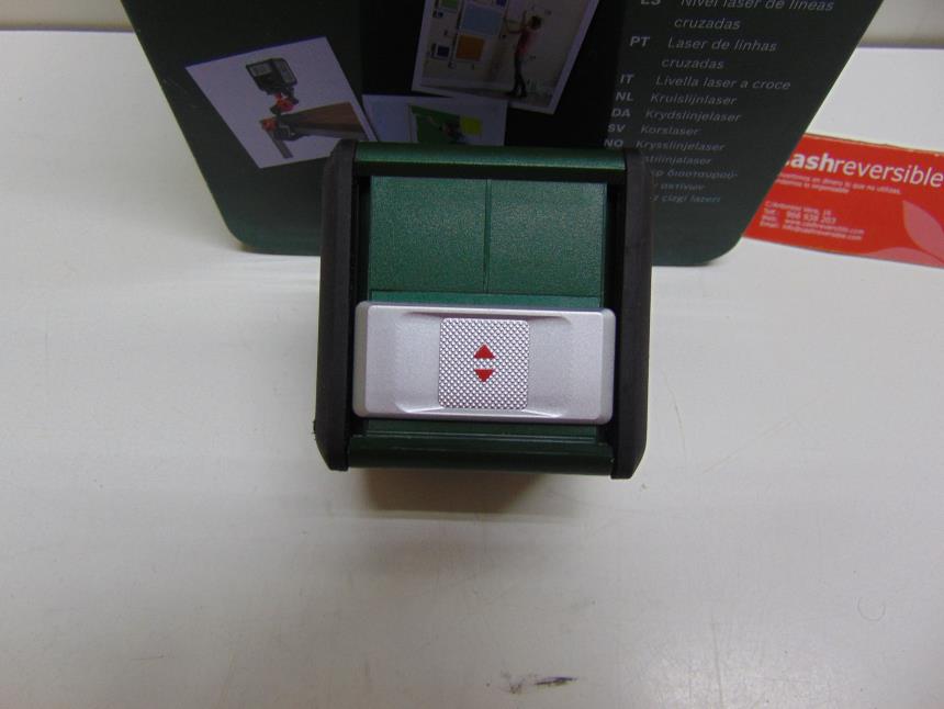 NIVEL LASER CON SOPORTE ARTICULADO Y CAJA SEMINUEVO