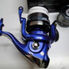 CARRETE DE PESCA CON CAJA