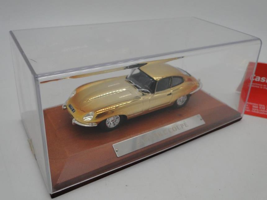 REPLICA DE COCHE A ESCALA