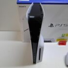 PS5 CON CAJA Y LECTOR