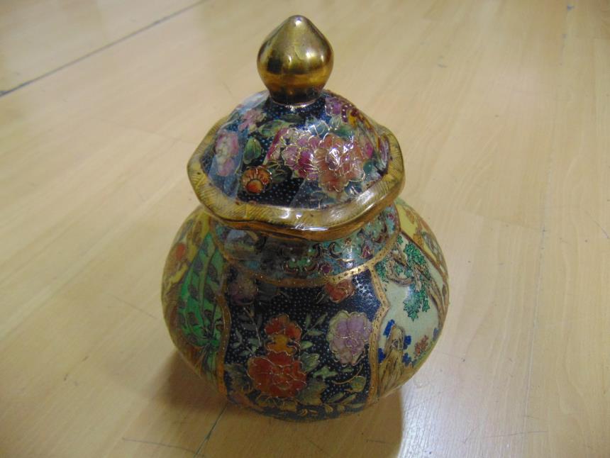 JARRON DE PORCELANA CHINA PINTADO A MANO