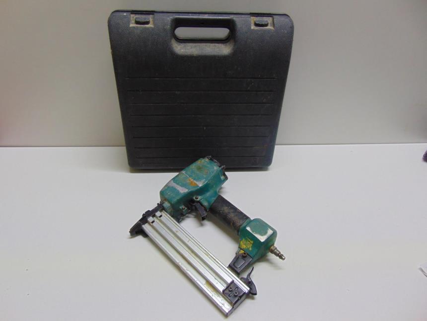 articulos_imagen1_136691-2.jpg PISTOLA NEUMATICA CON MALETA