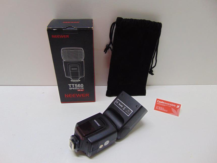 articulos_imagen1_162849.jpg FLASH CON CAJA Y FUNDA SEMINUEVO