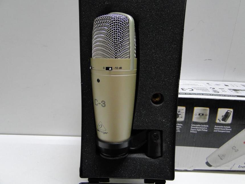 articulos_imagen1_176724.jpg MICROFONO CON CAJA Y CABLE XLR