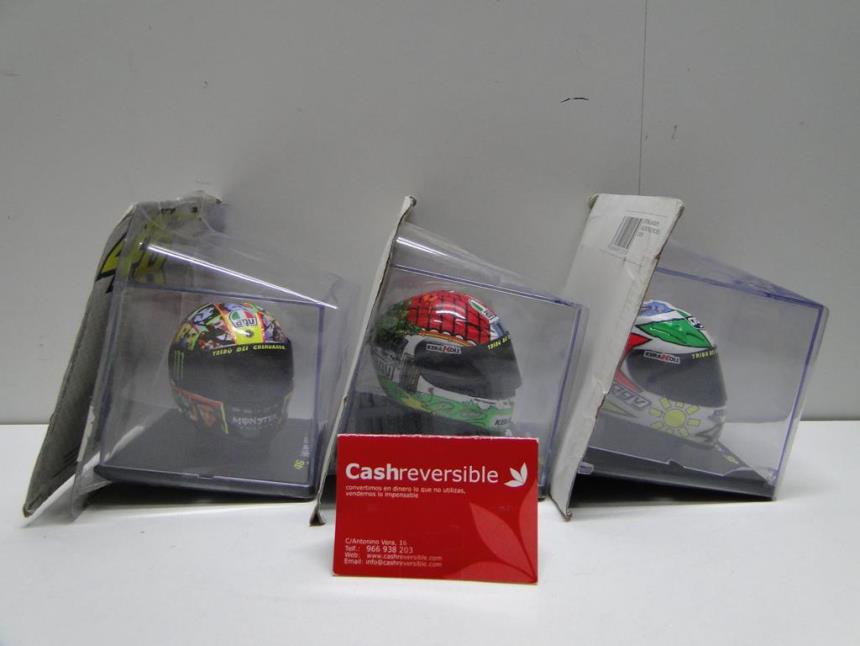 REPLICA DE CASCO DE MOTO A ESTRENAR