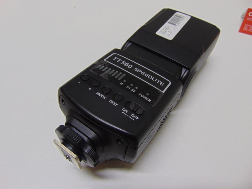 FLASH CON CAJA Y FUNDA SEMINUEVO