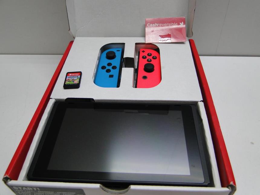 NINTENDO SWITCH CON CAJA Y JUEGO SEMINUEVA