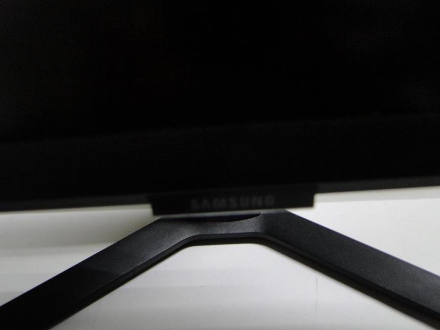 MONITOR 32 SMART TV CON CAJA