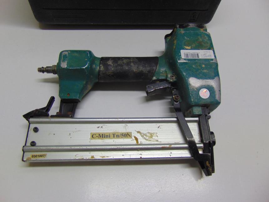 PISTOLA NEUMATICA CON MALETA